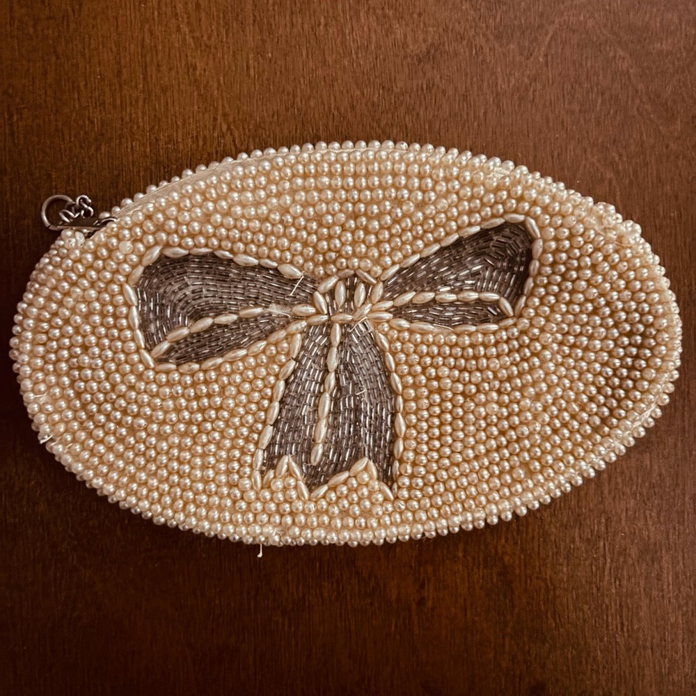 Chic Pearl Beaded Clutch with Bow Design